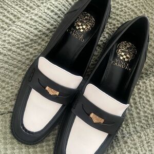 Vince Camuto Black and White women’s Loafers